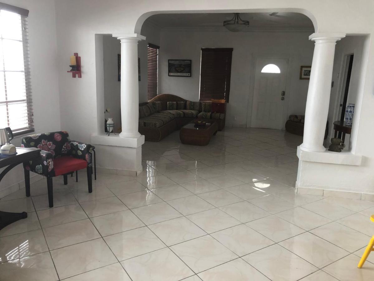 Cozy Room In The Heart Of Little Havana Miami Exterior foto